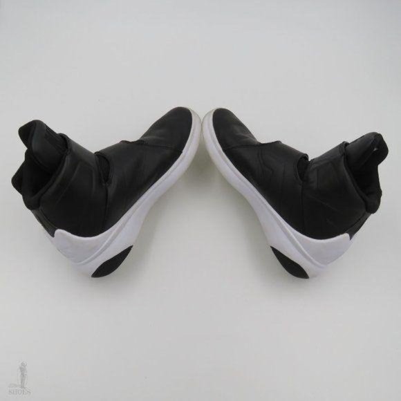 Nike Marxman (GS) Basketball - Youth Size 7 - Picture 6 of 8